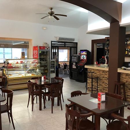 Hostal بارباتي المظهر الخارجي الصورة