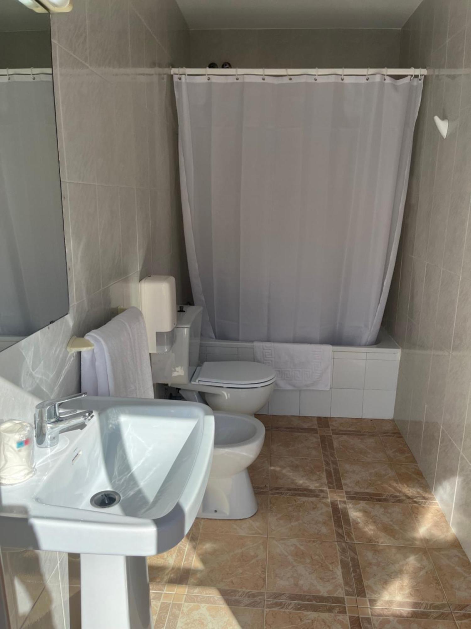 Hostal بارباتي المظهر الخارجي الصورة